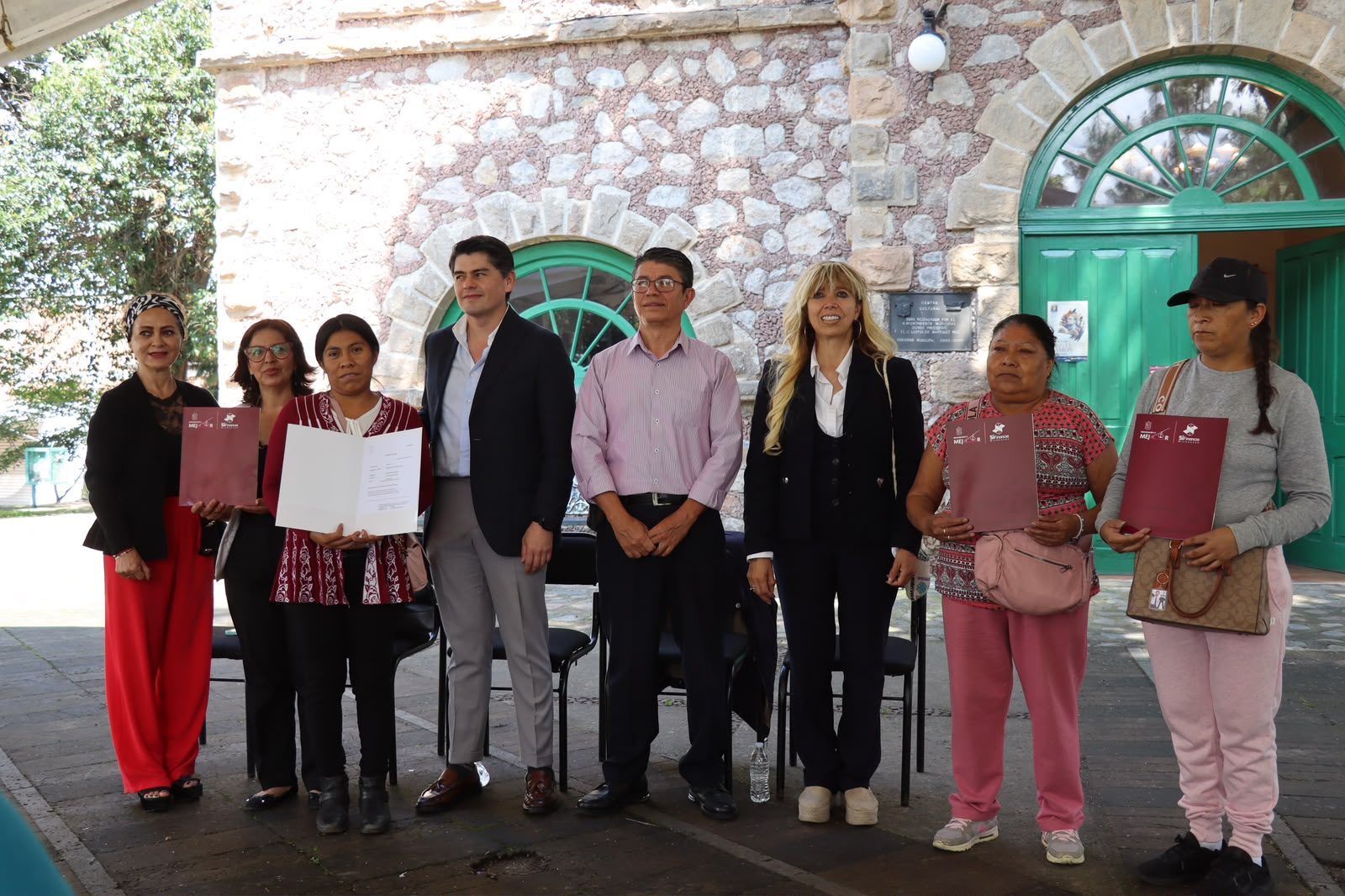 Gobierno de La Heroica entrega créditos para impulsar proyectos de mujeres emprendedoras