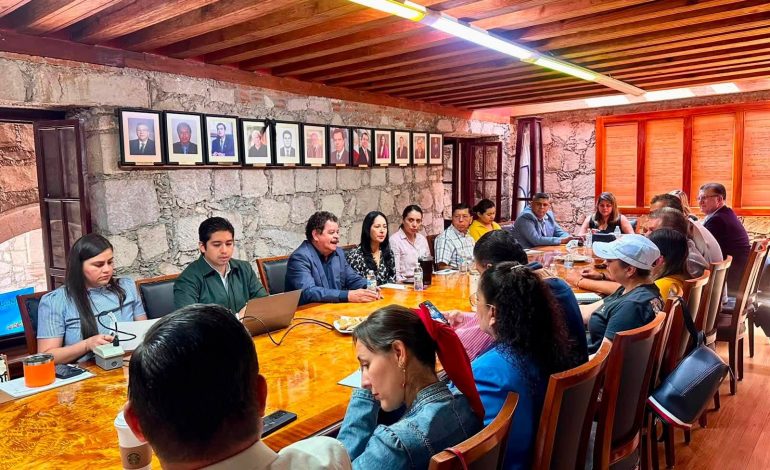 Impulsan formalización laboral con talleres para el sector productivo