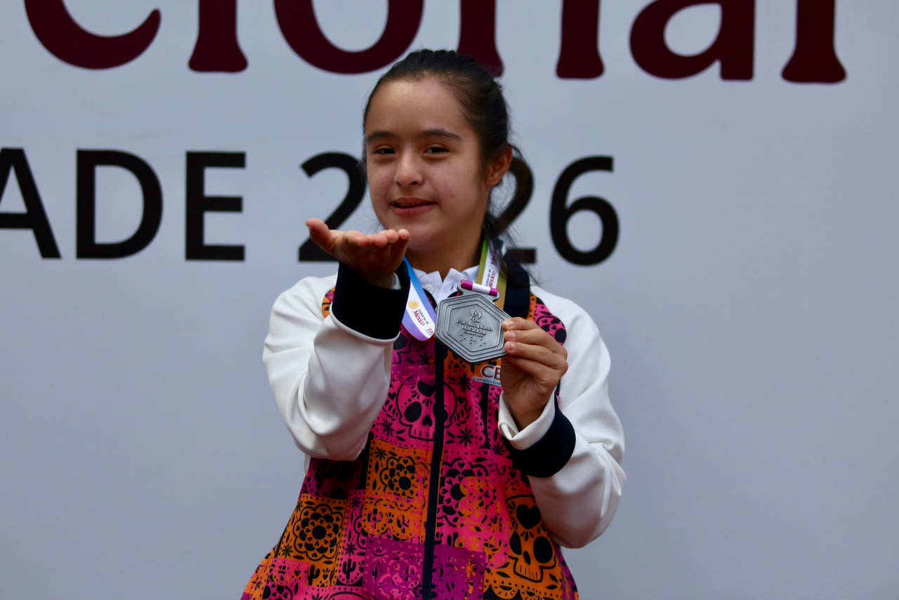 Alexa Núñez logra medalla de plata en 100 metros en la Paralimpiada Nacional