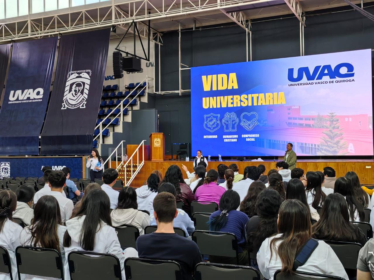 FGE sensibiliza a estudiantes universitarios sobre acoso escolar y acoso sexual