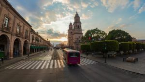 Morebús contará con unidades híbridas Yutong H12 para mejorar la movilidad en Morelia