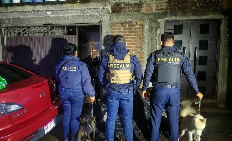 Cumplimenta FGE orden de cateo y asegura dos caninos en Uruapan