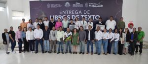 Más de 2 mil estudiantes de Telebachillerato Comunitario reciben libros de texto