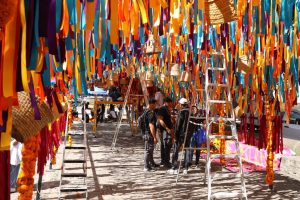 Arco floral de Morelia da bienvenida a celebración del Día de Muertos
