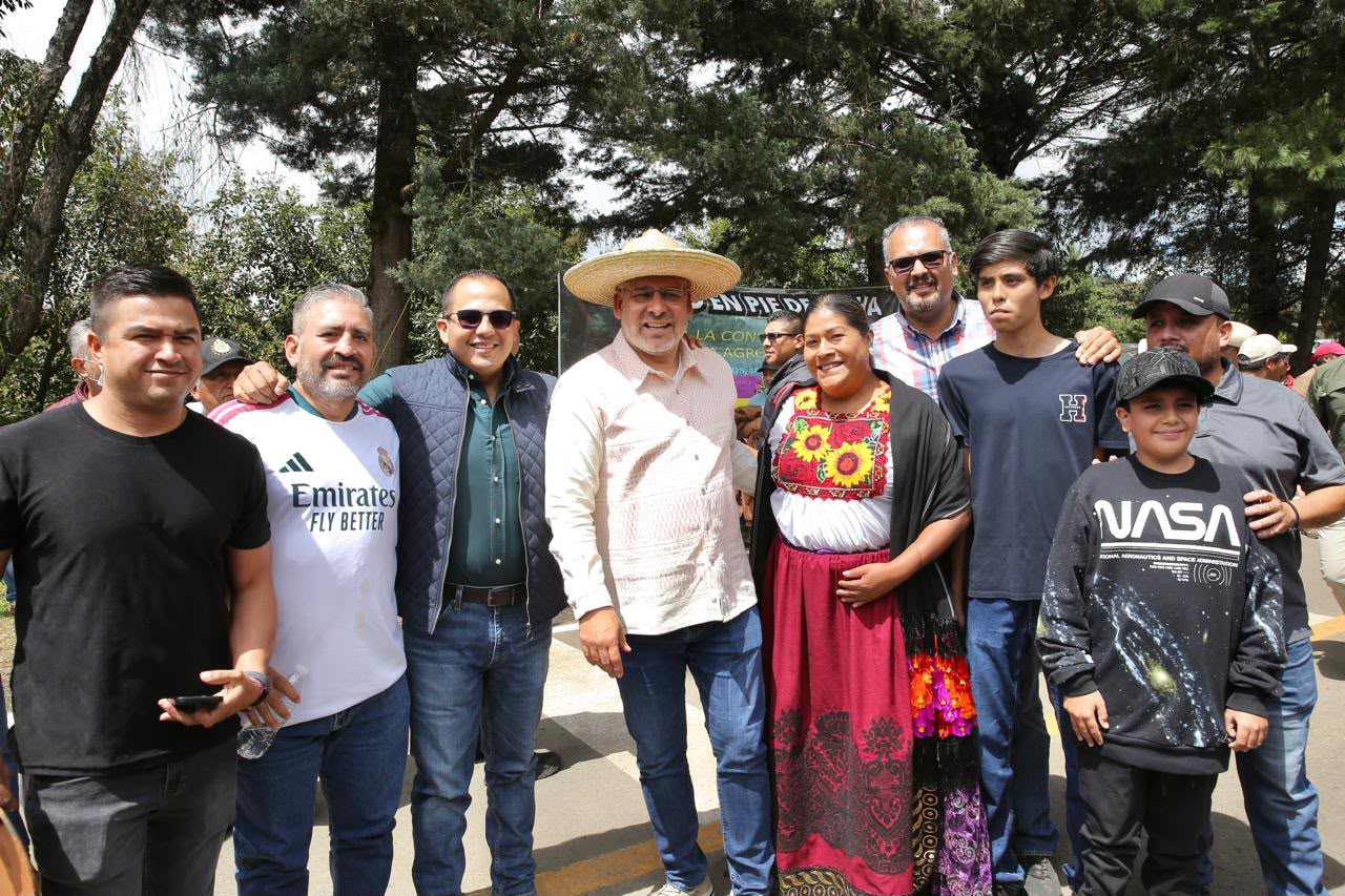 Inaugura Bedolla rehabilitación de la carretera Tzirio-Tingüindín y fortalece la conectividad de la región.