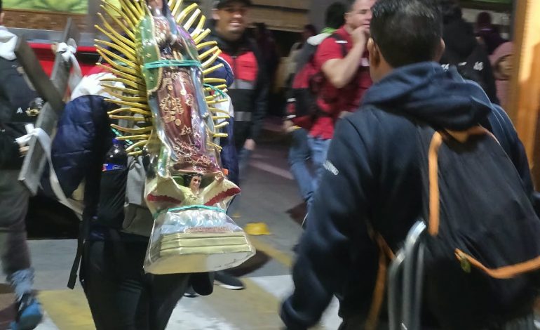 ENTRE FE, SACRIFICIO Y GRATITUD, MÁS DE 17 MIL PEREGRINOS&nbsp; LLEGAN A LOS PIES DE LA MORENITA DEL TEPEYAC.