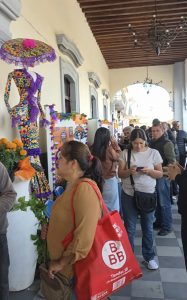 ¡La Feria de Todos los Santos 2026 desata entusiasmo! Gran afluencia en taquillas para adquirir boletos de los conciertos.