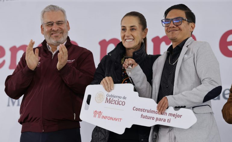 Un sueño hecho realidad; entregan Bedolla y Sheinbaum 931 viviendas a familias en Morelia.