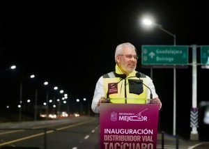 Bedolla abre circulación del distribuidor vial de Tacícuaro.