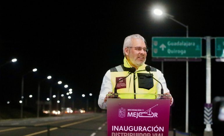 Bedolla abre circulación del distribuidor vial de Tacícuaro.