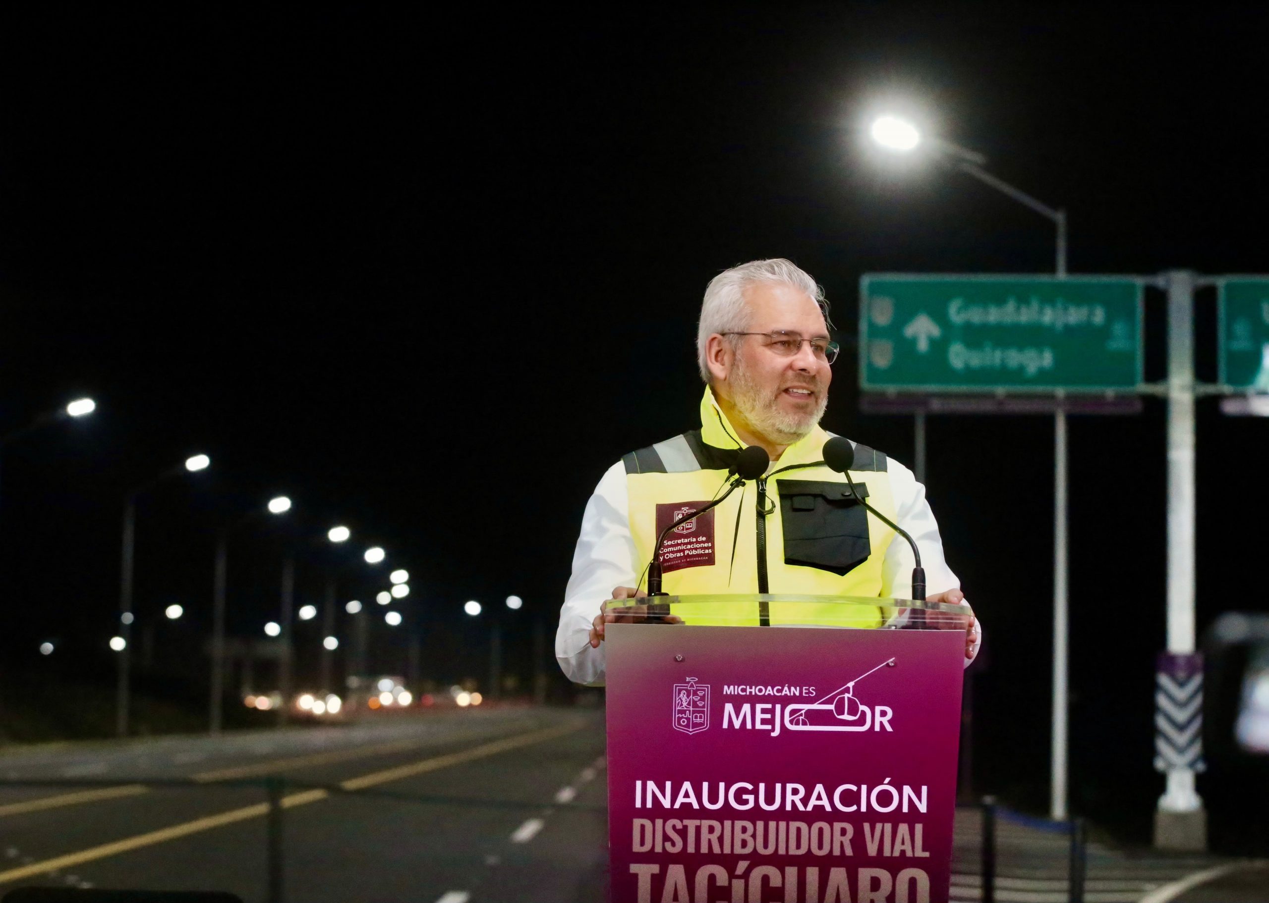 Bedolla abre circulación del distribuidor vial de Tacícuaro.