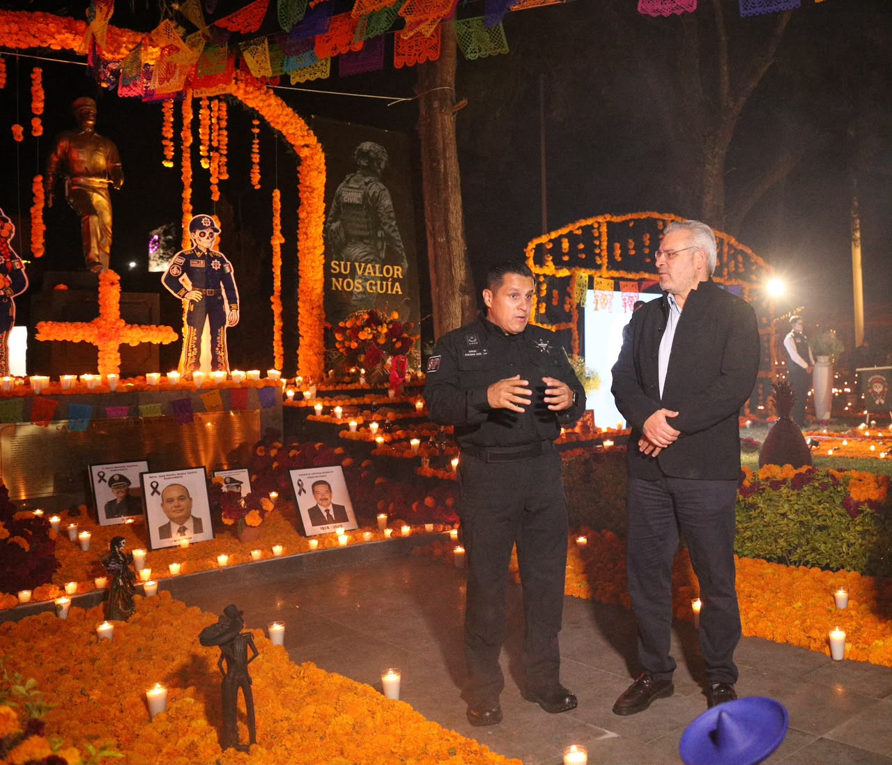 Con altares de Día de Muertos, honra Bedolla memoria de elementos caídos de la Guardia Civil.