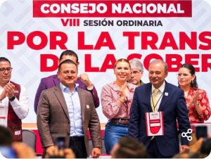 Carlos Torres Piña rinde protesta y llama a cerrar filas en Morena rumbo a 2027.